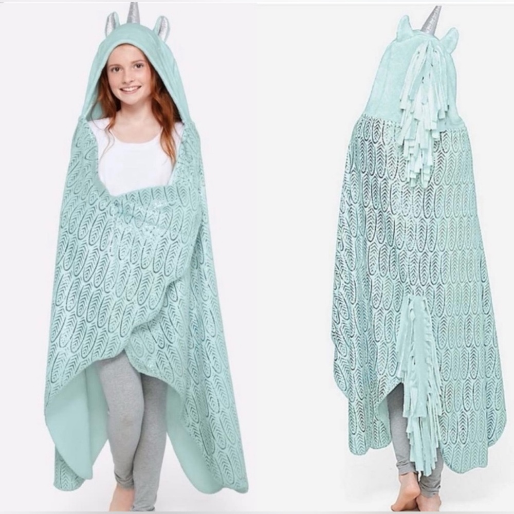 Justice Girls Wearable Hooded Unicorn Blanket Cozy Soft w/Hood Horn Tail Mittens